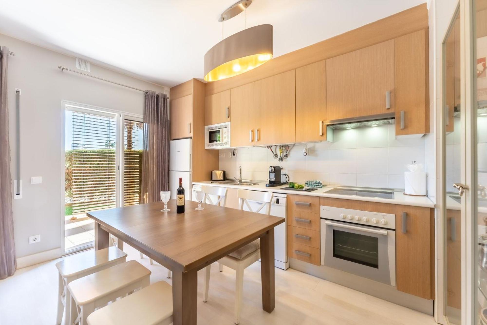 Serene Ocean 1 Bdr Apartment With Patio By Lovelystay ปอร์ติเมา ภายนอก รูปภาพ