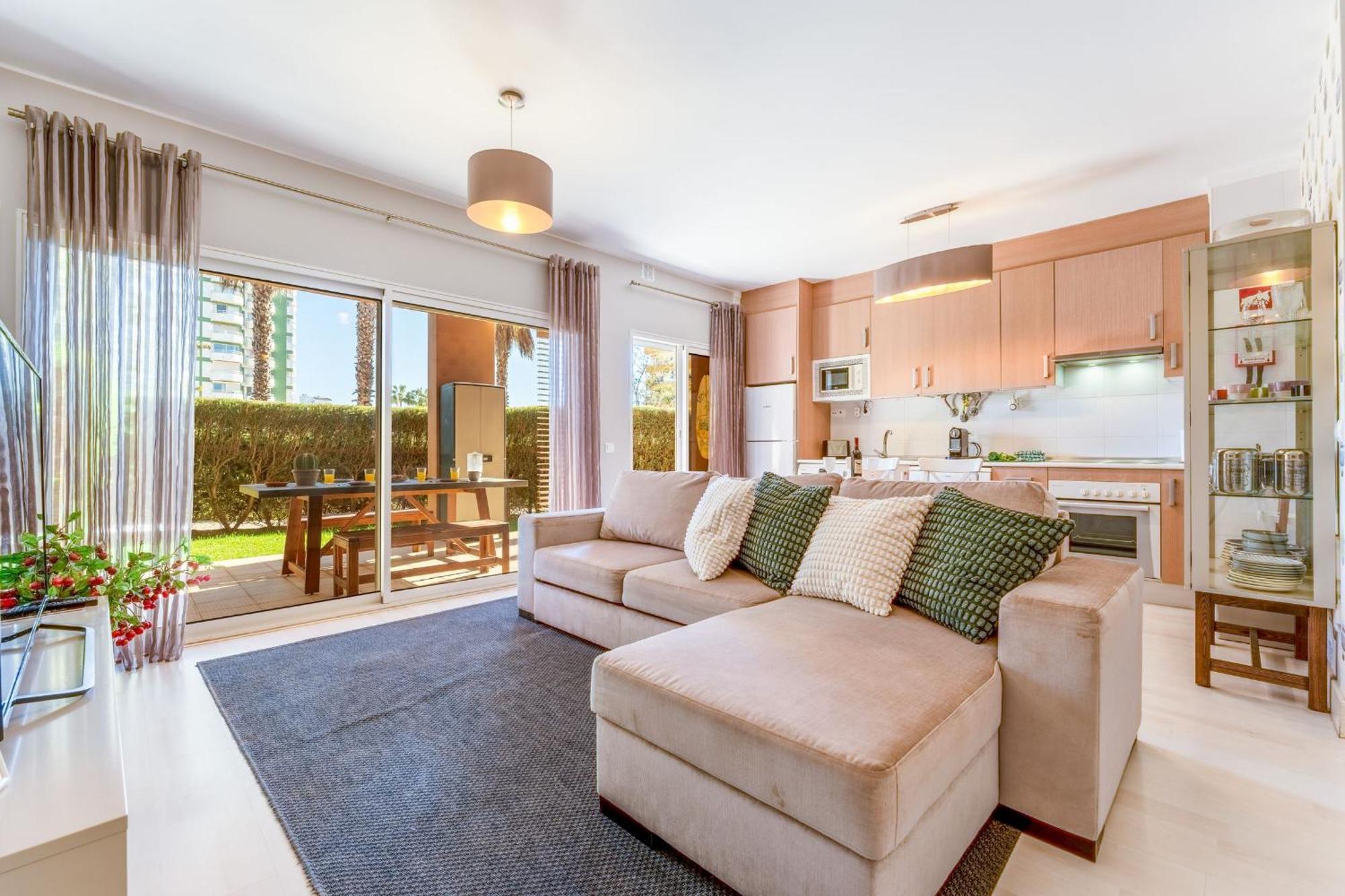 Serene Ocean 1 Bdr Apartment With Patio By Lovelystay ปอร์ติเมา ภายนอก รูปภาพ
